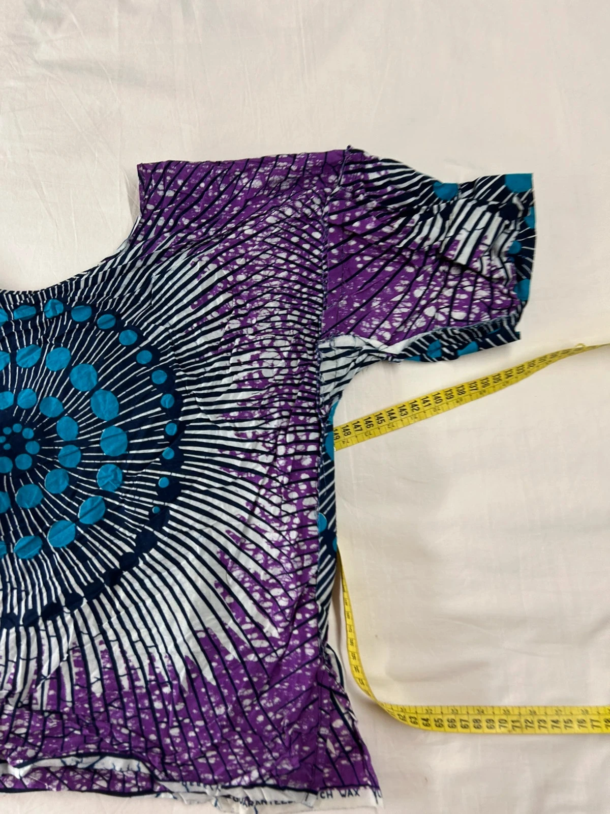 Blusa de mangas curtas com estampa vintage multicolorida estilo rétro y2k feito à mão hand made – photo 4